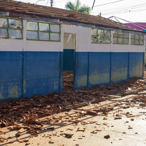 Senador Canedo inicia demolição de escola para construção de nova unidade
