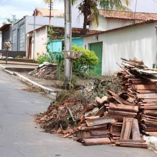 Campanha orienta moradores de Senador Canedo sobre descarte correto através do cata-treco
